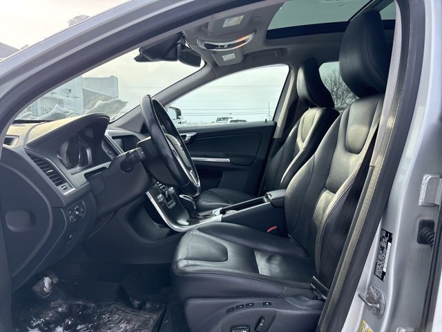 Used 2015 Volvo XC60 T5 image 4