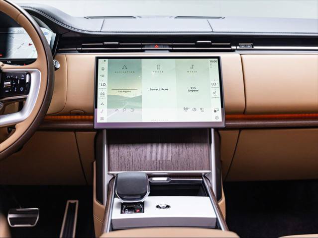 New 2026 Land Rover Range Rover Autobiography AWD/4WD image 28