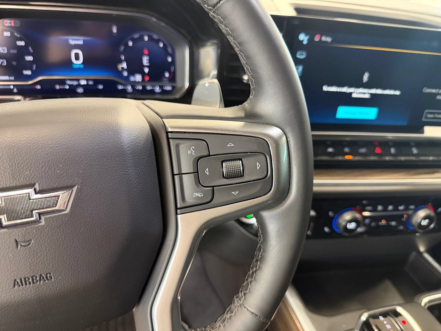 Used 2024 Chevrolet Silverado 1500 LT Trail Boss w/ Convenience Package II AWD/4WD image 19