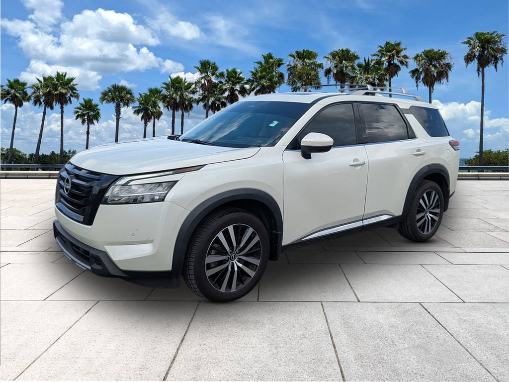 Used 2024 Nissan Pathfinder Platinum w/ Black Appearance Package FWD image 3
