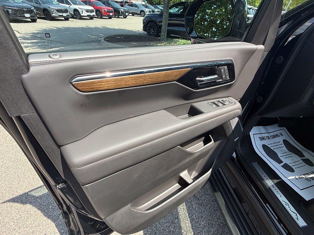 New 2026 Chevrolet Tahoe High Country AWD/4WD image 15