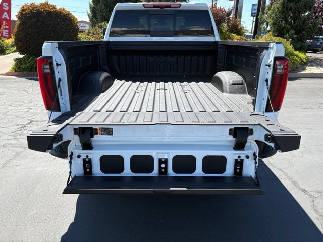 New 2026 GMC Sierra 3500 SLT w/ SLT Premium Package AWD/4WD image 10