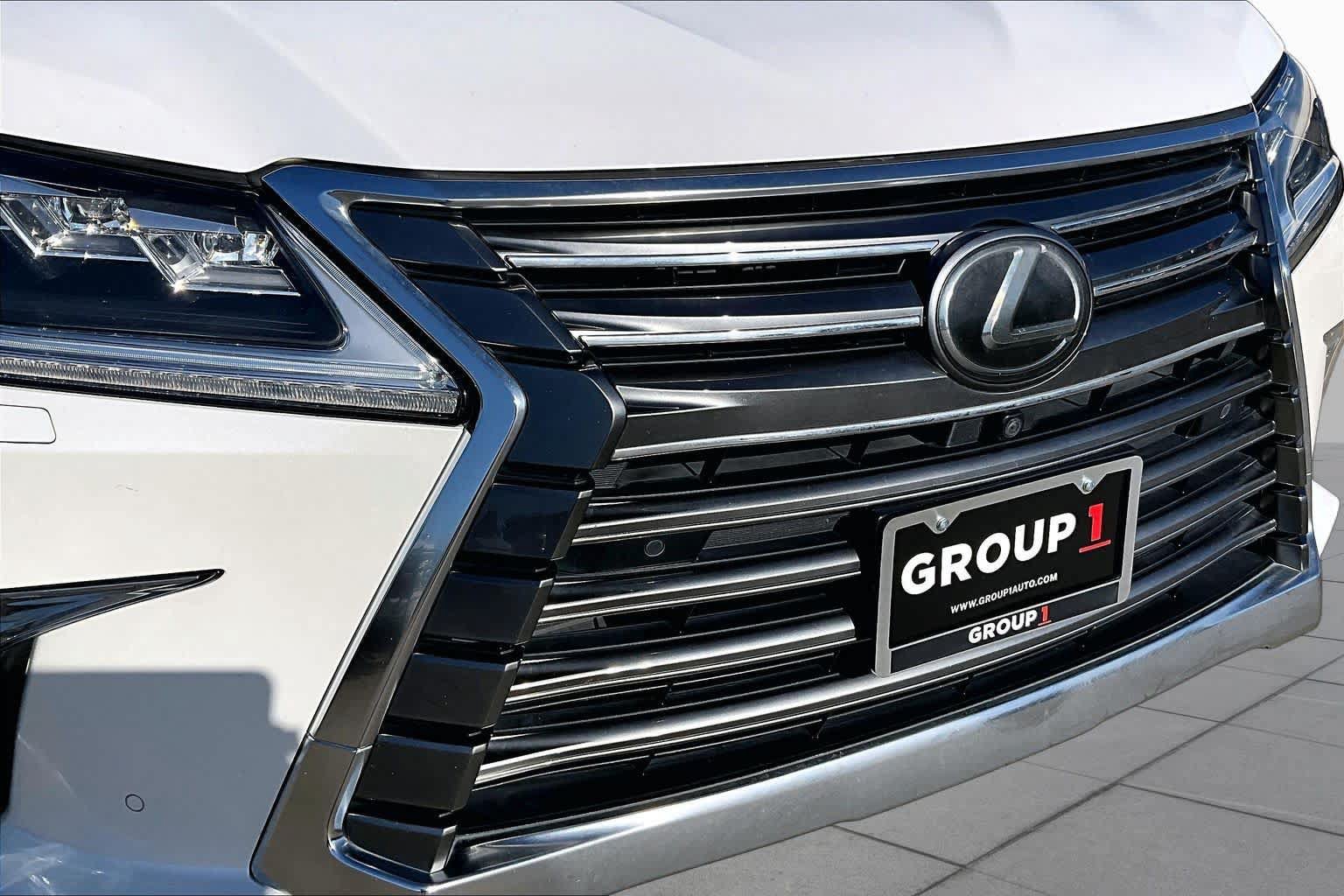 Used 2021 Lexus LX 570 4WD w/ Luxury Package image 27