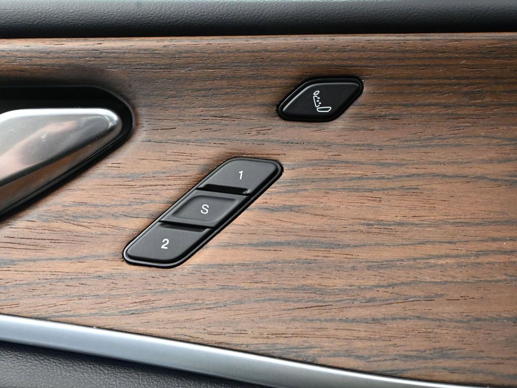 Used 2021 Jeep Grand Cherokee L Summit w/ Luxury Tech Group V image 21