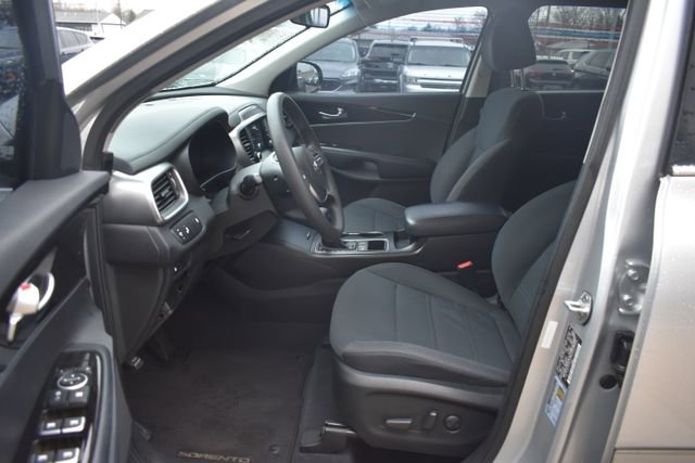 Used 2019 Kia Sorento LX image 15