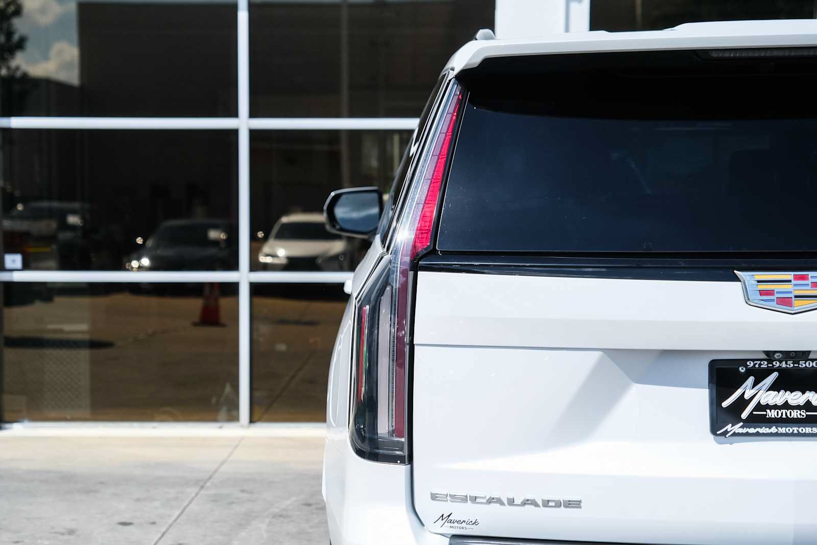 Used 2023 Cadillac Escalade ESV Sport w/ Touring Package AWD/4WD image 12