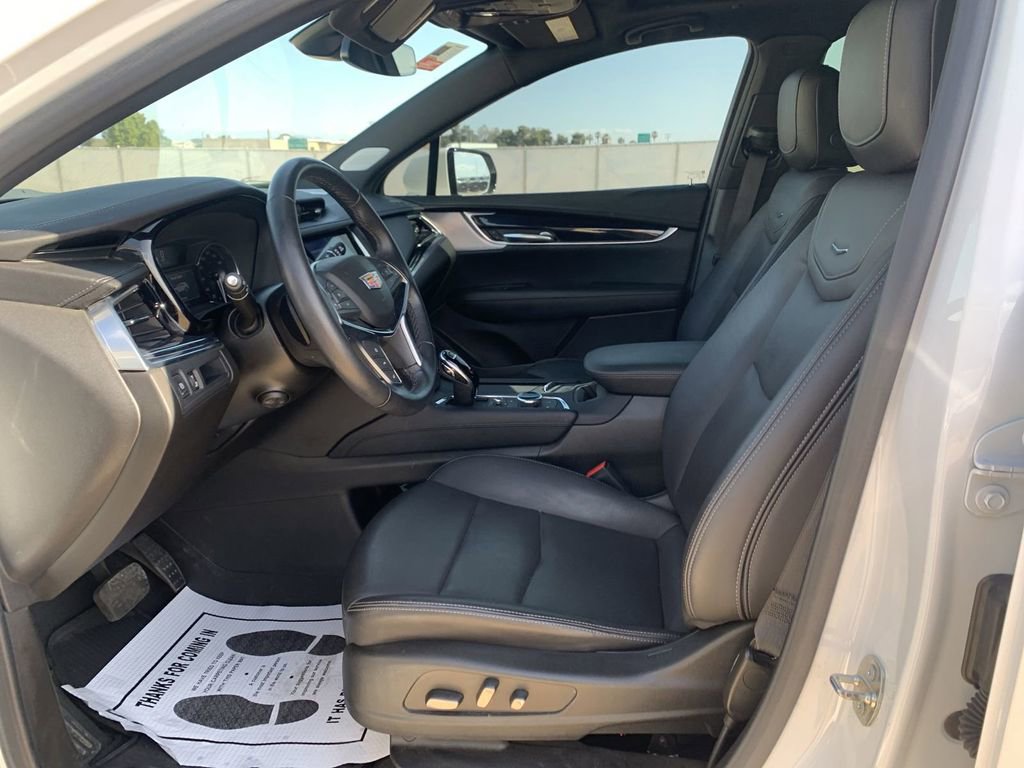 Certified 2024 Cadillac XT5 Premium Luxury FWD image 17