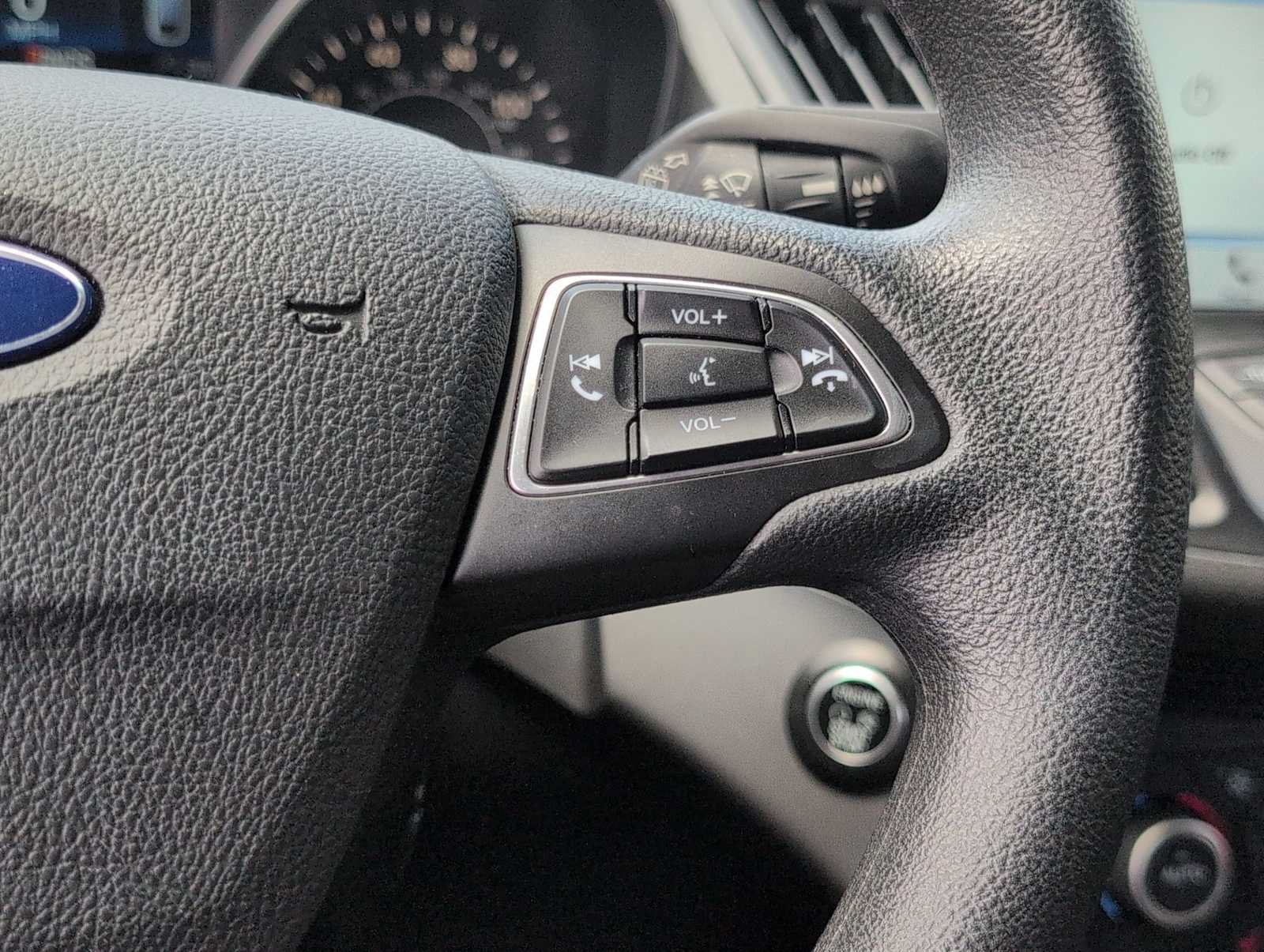Used 2019 Ford Escape SE FWD image 23