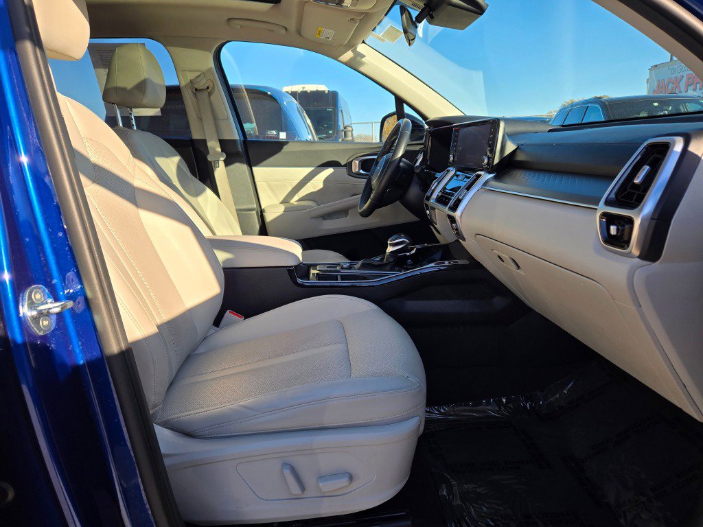 Used 2022 Kia Sorento SX image 6