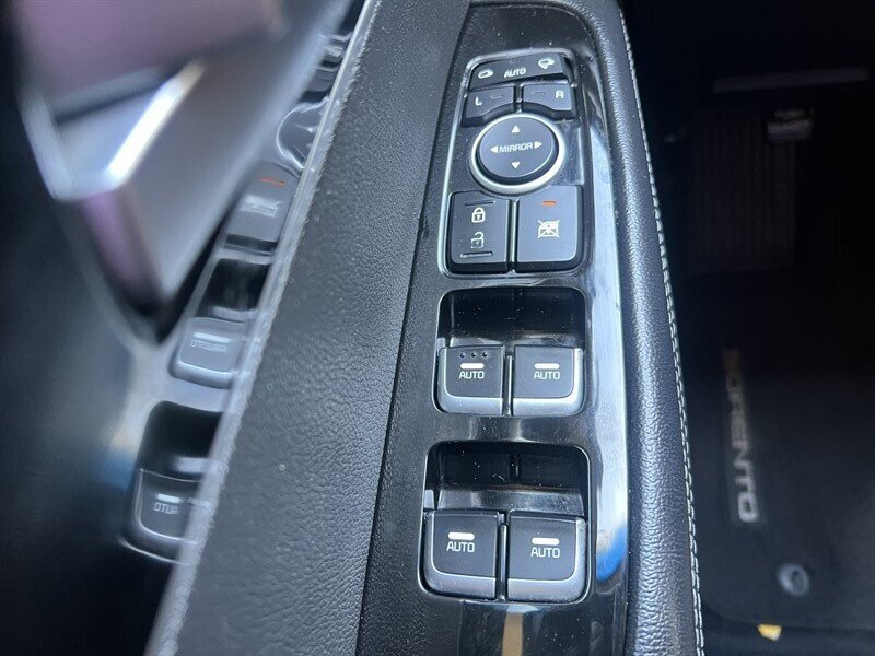Used 2016 Kia Sorento SX FWD image 23