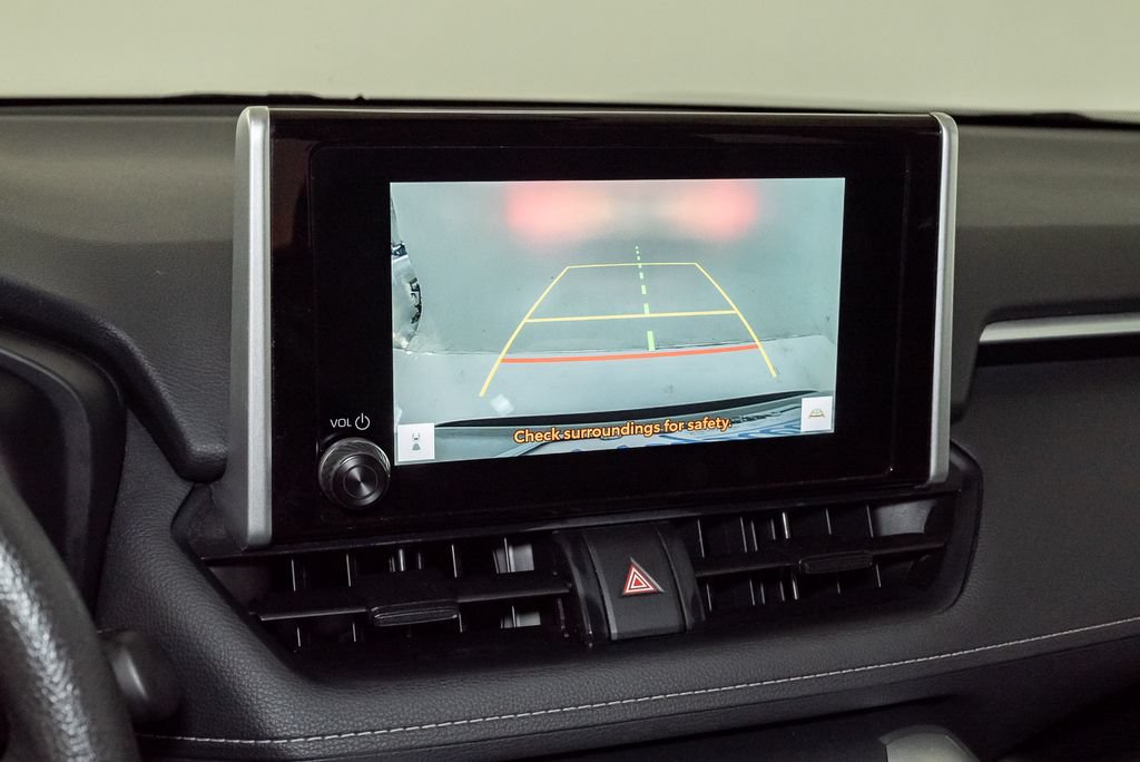 Used 2025 Toyota RAV4 XLE AWD/4WD image 15