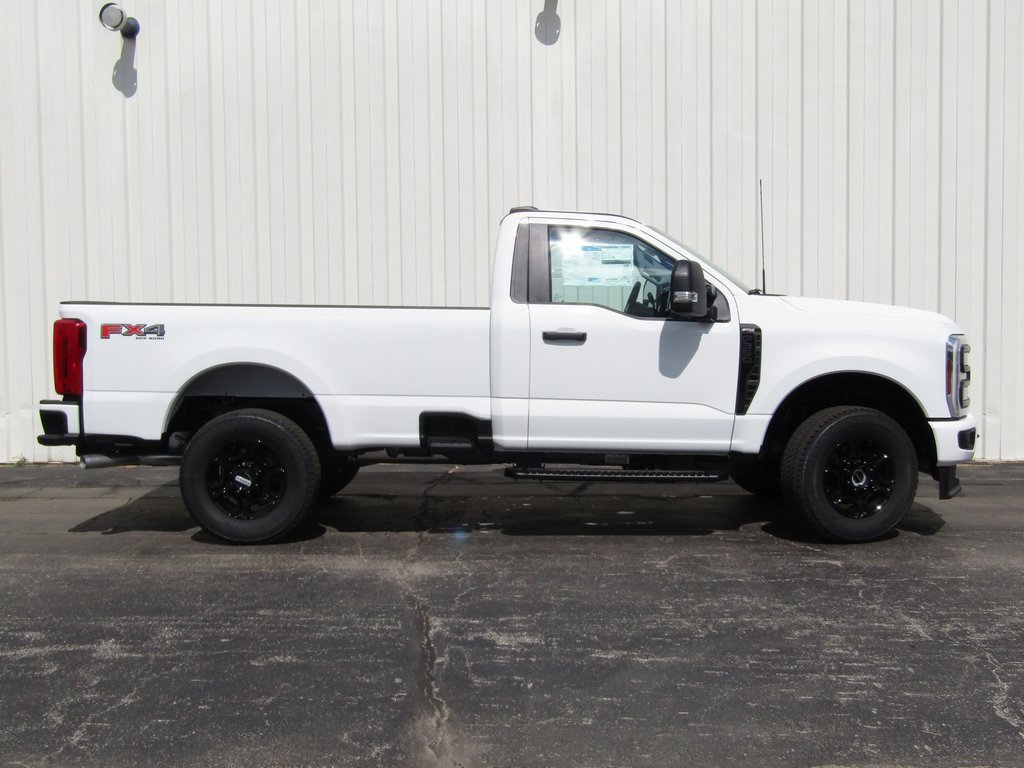 New 2026 Ford F350 XL image 2