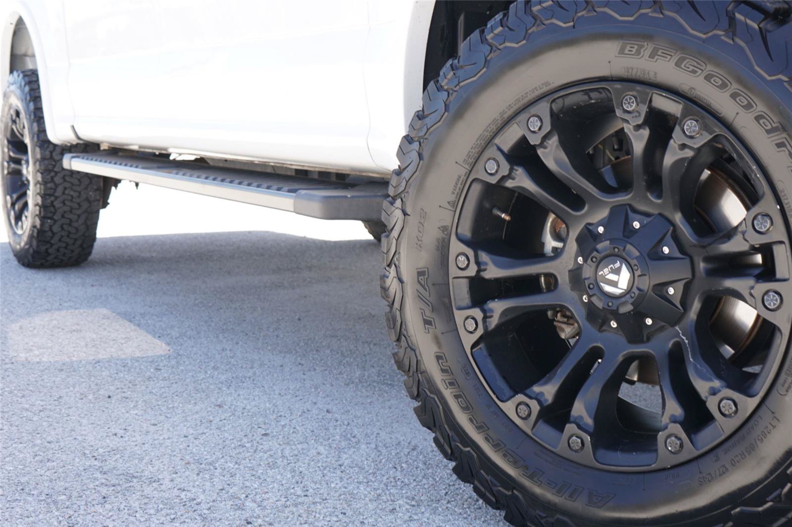 Used 2017 Ford F150 Lariat AWD/4WD image 2
