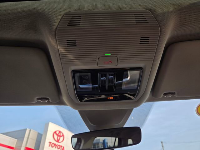 Used 2025 Volkswagen Atlas Peak Edition SE AWD/4WD image 19