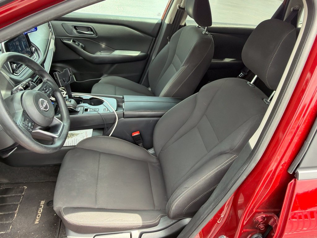 Used 2024 Nissan Rogue S FWD image 8