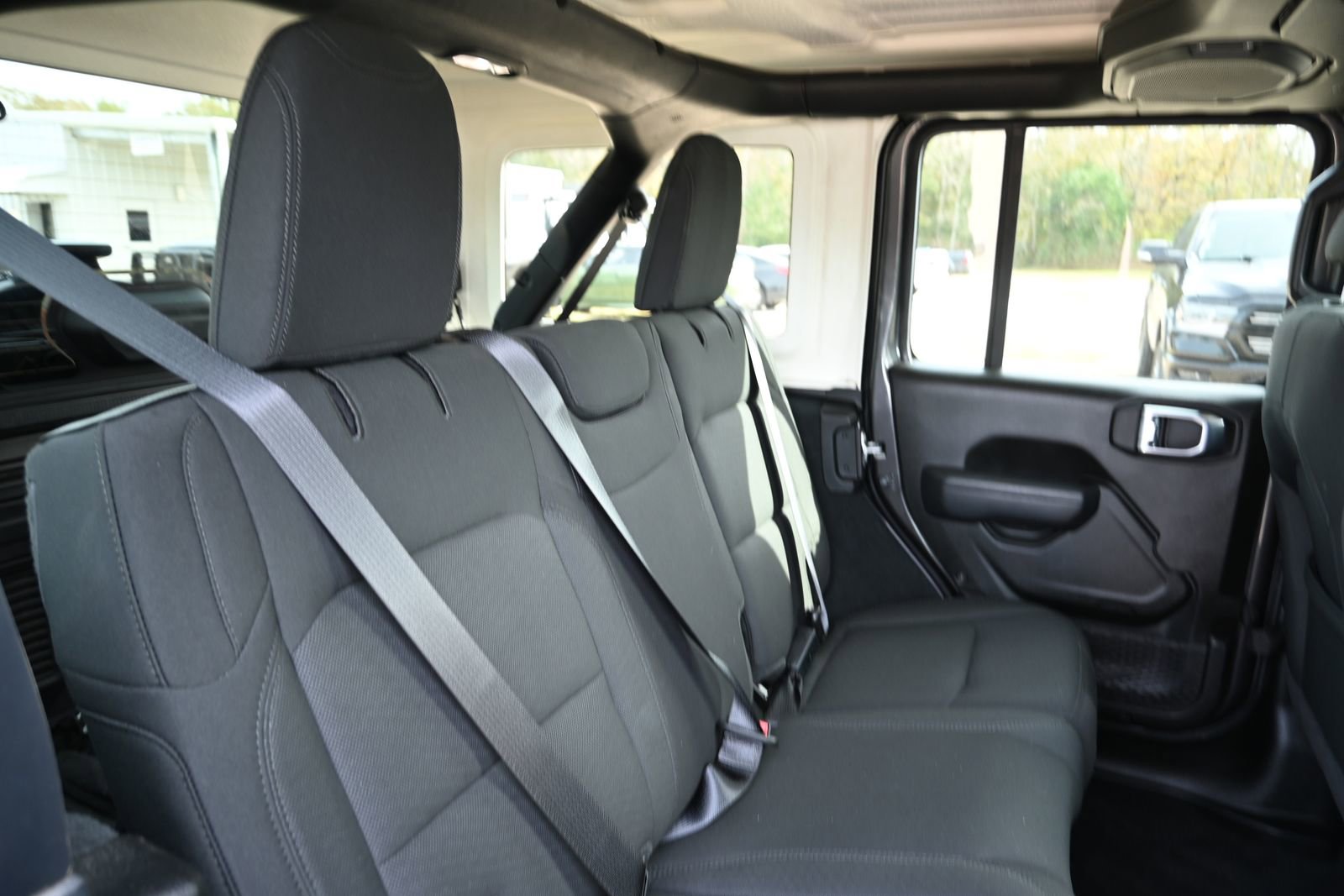 Used 2022 Jeep Wrangler Unlimited Sport image 19