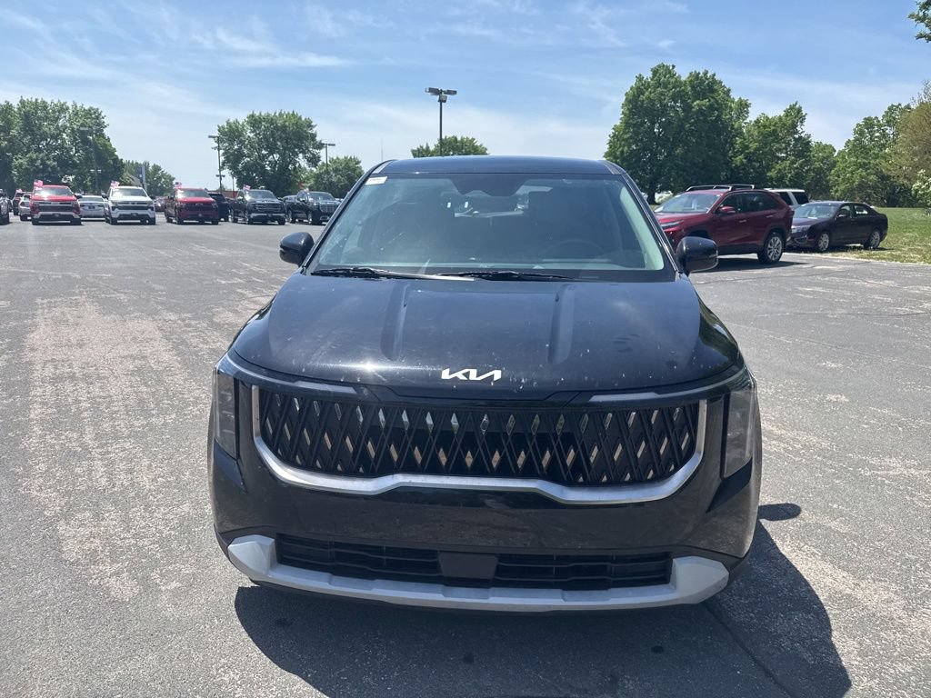 Used 2025 Kia Carnival FWD image 8