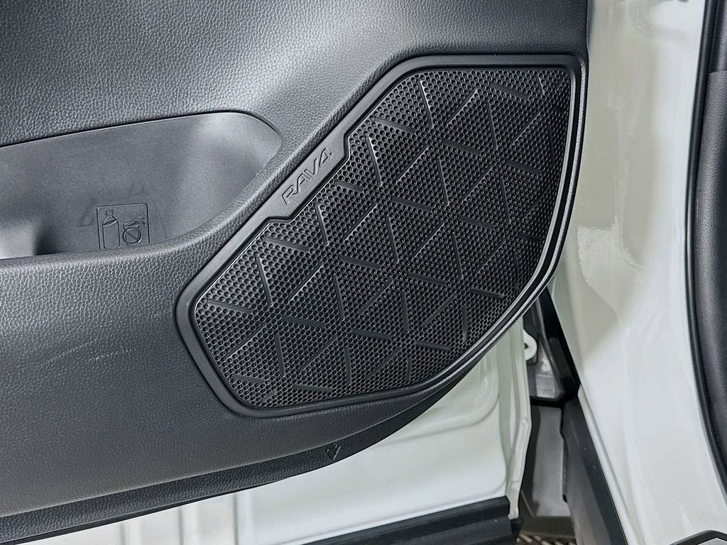 Certified 2025 Toyota RAV4 XLE w/ Convenience Package image 18