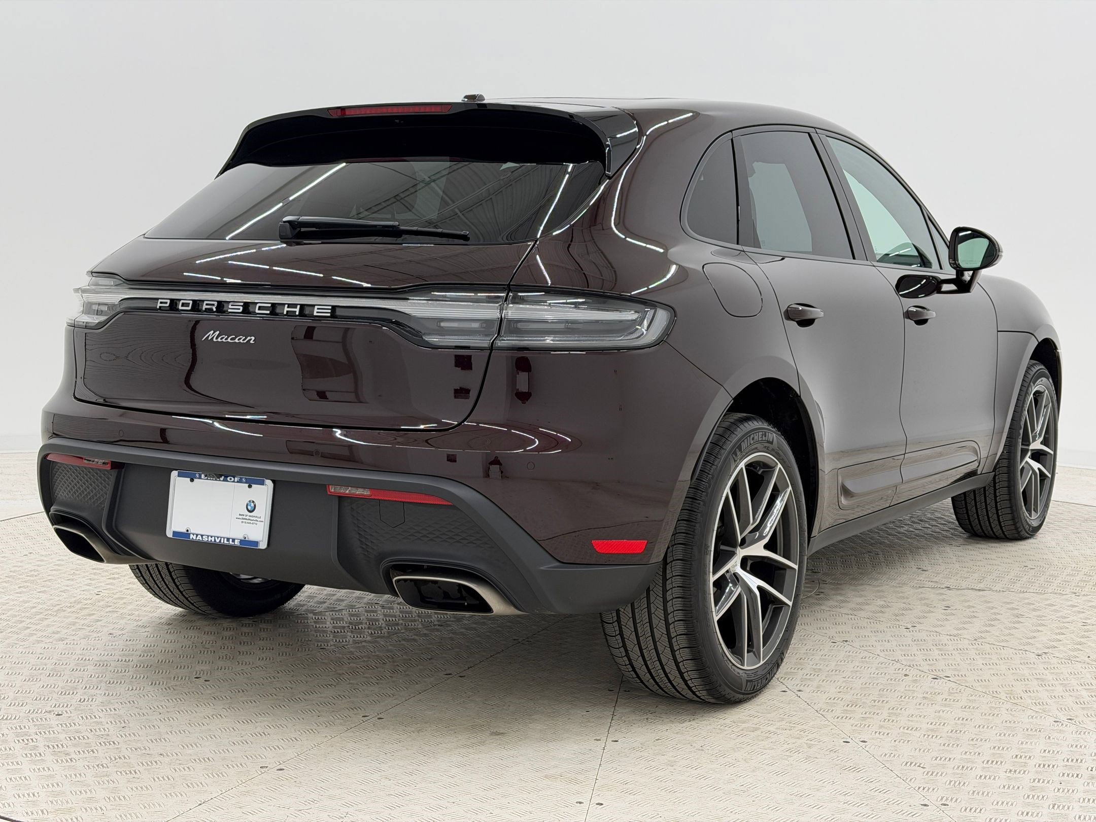 Used 2025 Porsche Macan image 9