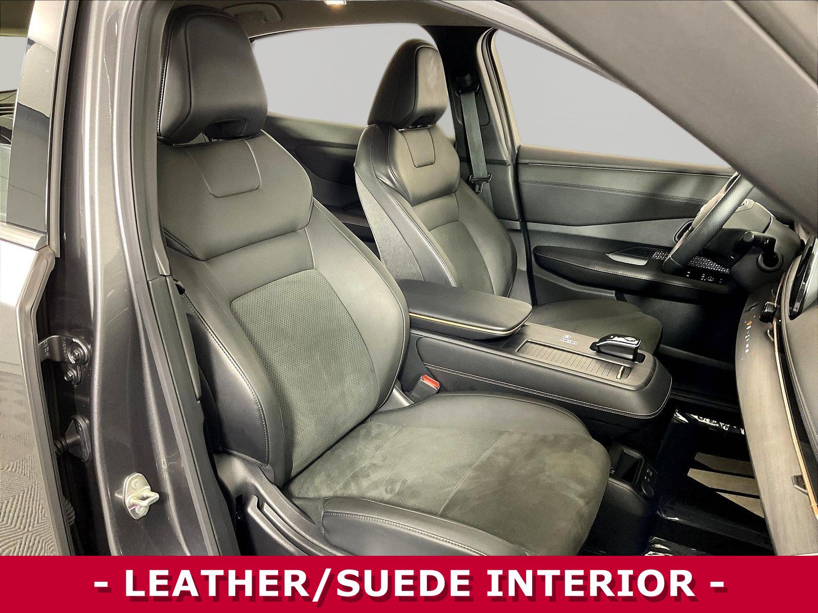 Certified 2023 Nissan Ariya AWD image 28