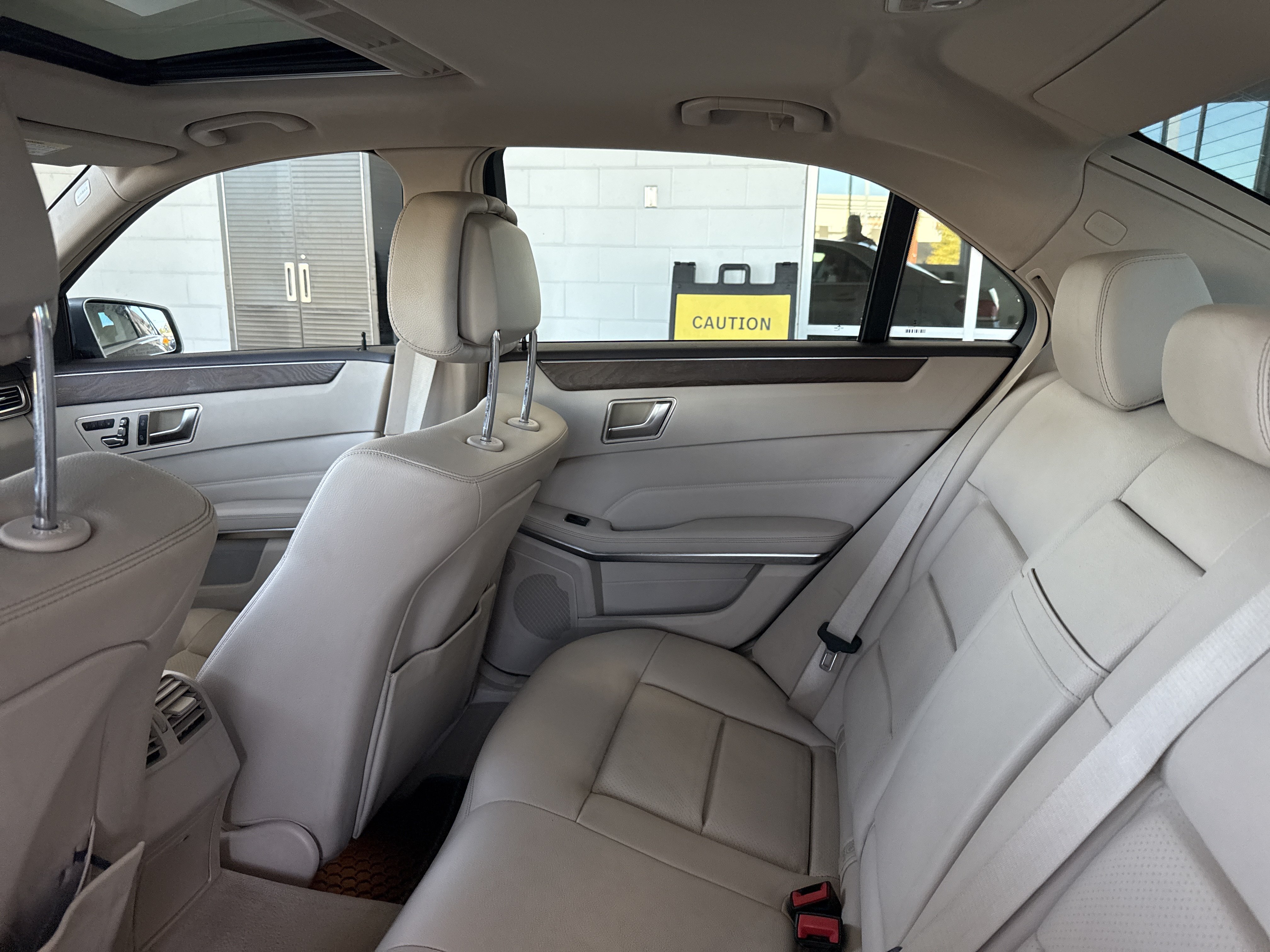 Used 2014 Mercedes-Benz E 350 Sedan image 24