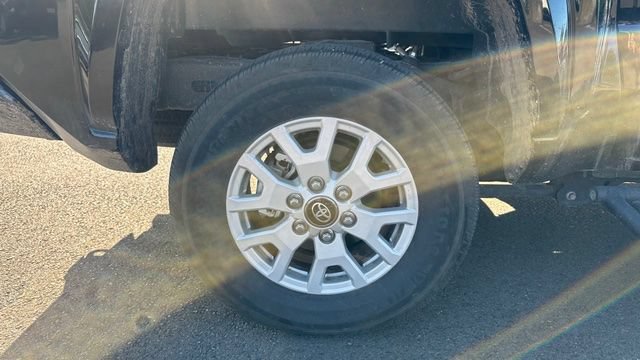 Used 2024 Toyota Tacoma SR5 AWD/4WD image 4