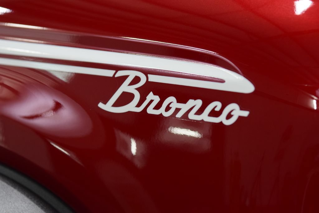 Used 2025 Ford Bronco Heritage Edition AWD/4WD image 16