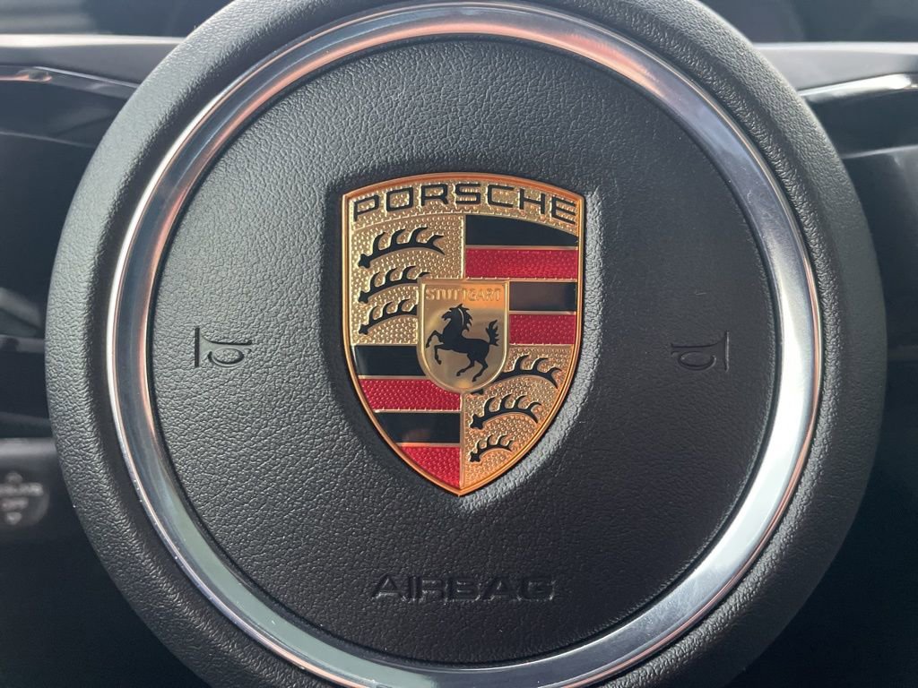 Certified 2025 Porsche Macan image 40