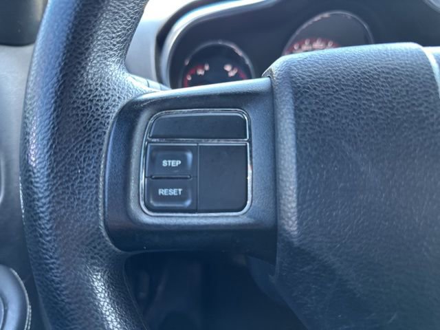 Used 2013 Dodge Avenger SE image 17