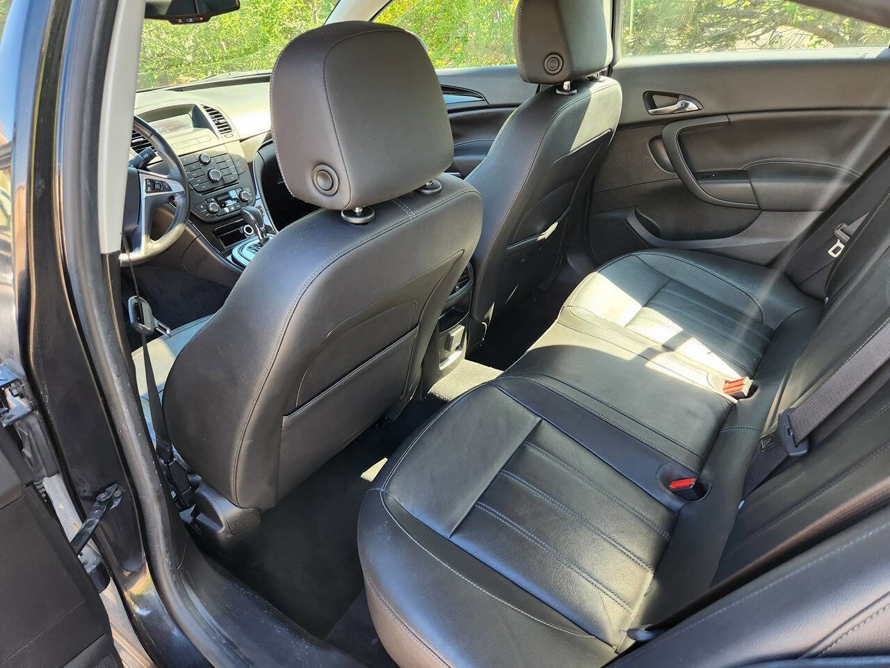 Used 2011 Buick Regal CXL w/ RL4 Preferred Equipment Group image 11