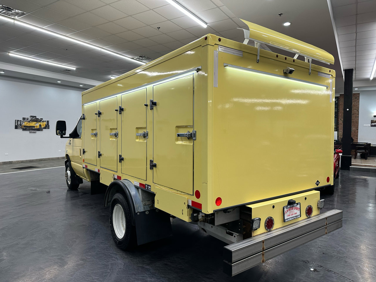 Used 2022 Ford E-450 and Econoline 450 Super Duty image 7