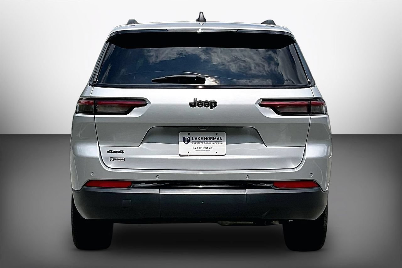 Used 2024 Jeep Grand Cherokee L Altitude AWD/4WD image 7
