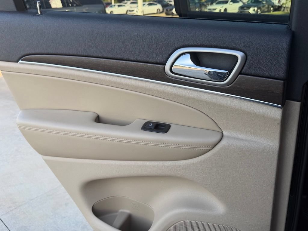 Used 2018 Jeep Grand Cherokee Limited RWD image 11
