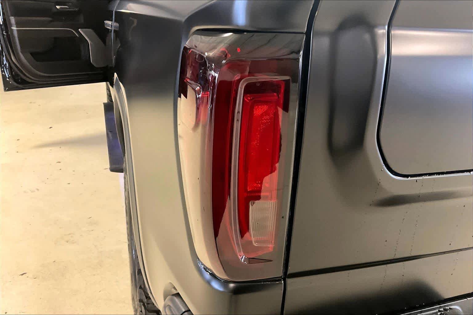 Used 2024 GMC Sierra 1500 AT4X w/ AT4X AEV Edition AWD/4WD image 26
