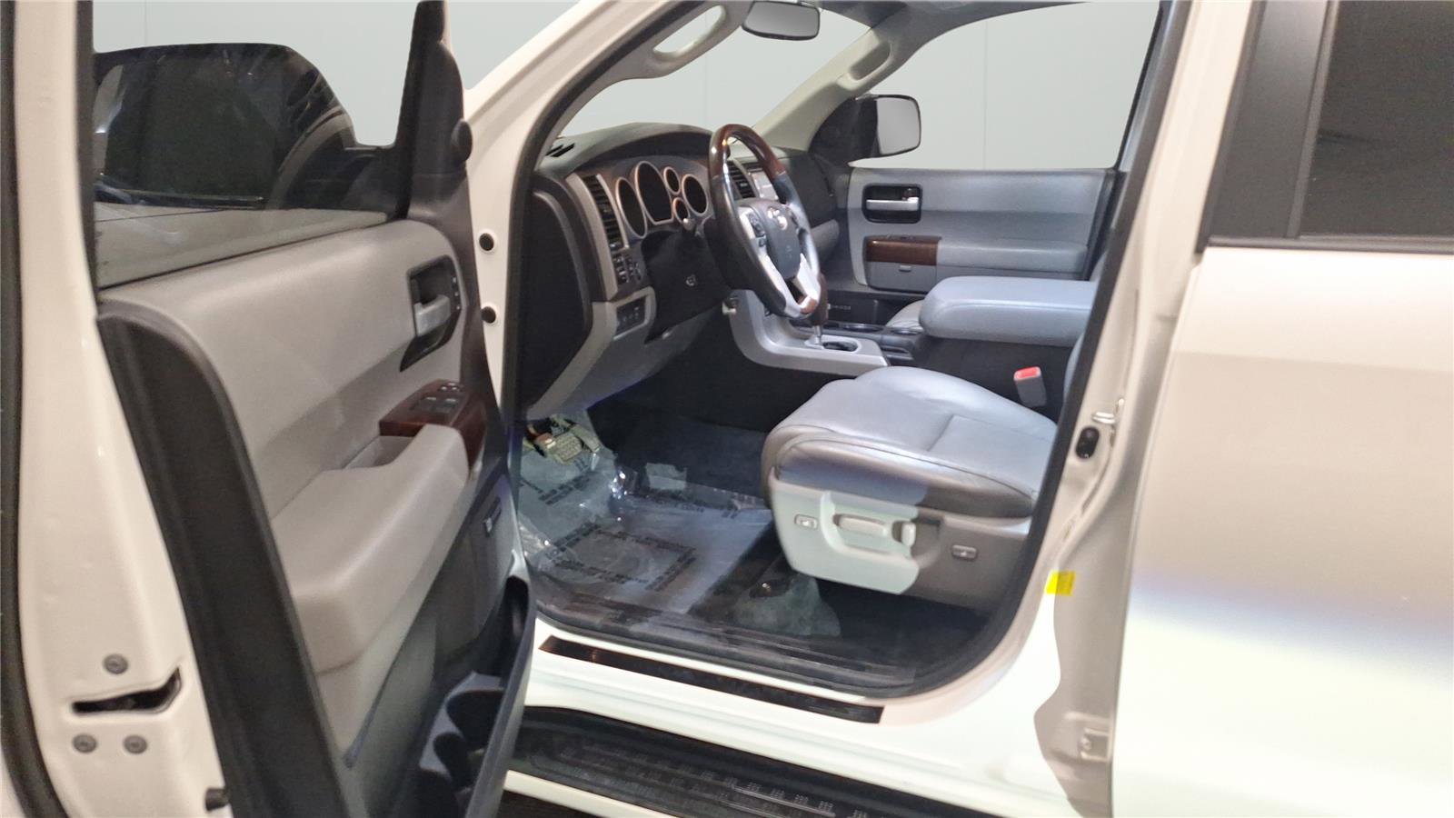 Used 2016 Toyota Sequoia Platinum AWD/4WD image 23
