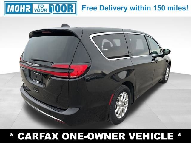Used 2024 Chrysler Pacifica Touring-L image 5