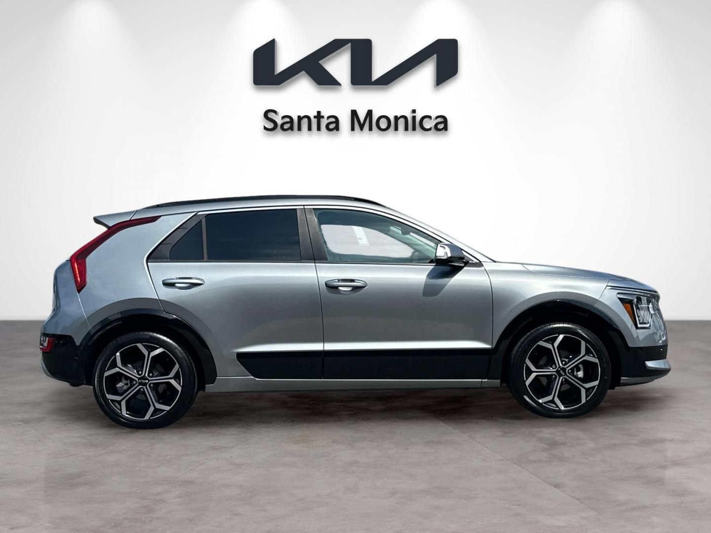 Certified 2023 Kia Niro SX Touring FWD image 8