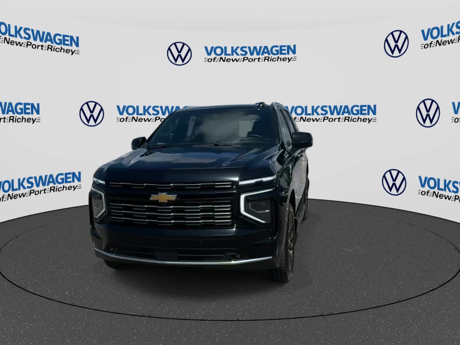 Used 2025 Chevrolet Tahoe High Country AWD/4WD image 2
