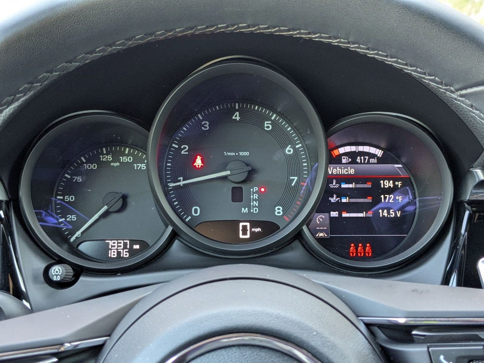 Certified 2025 Porsche Macan image 16