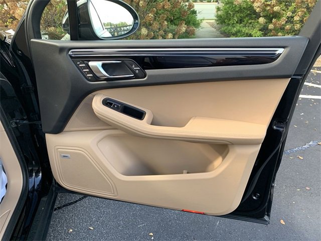 Used 2021 Porsche Macan image 13