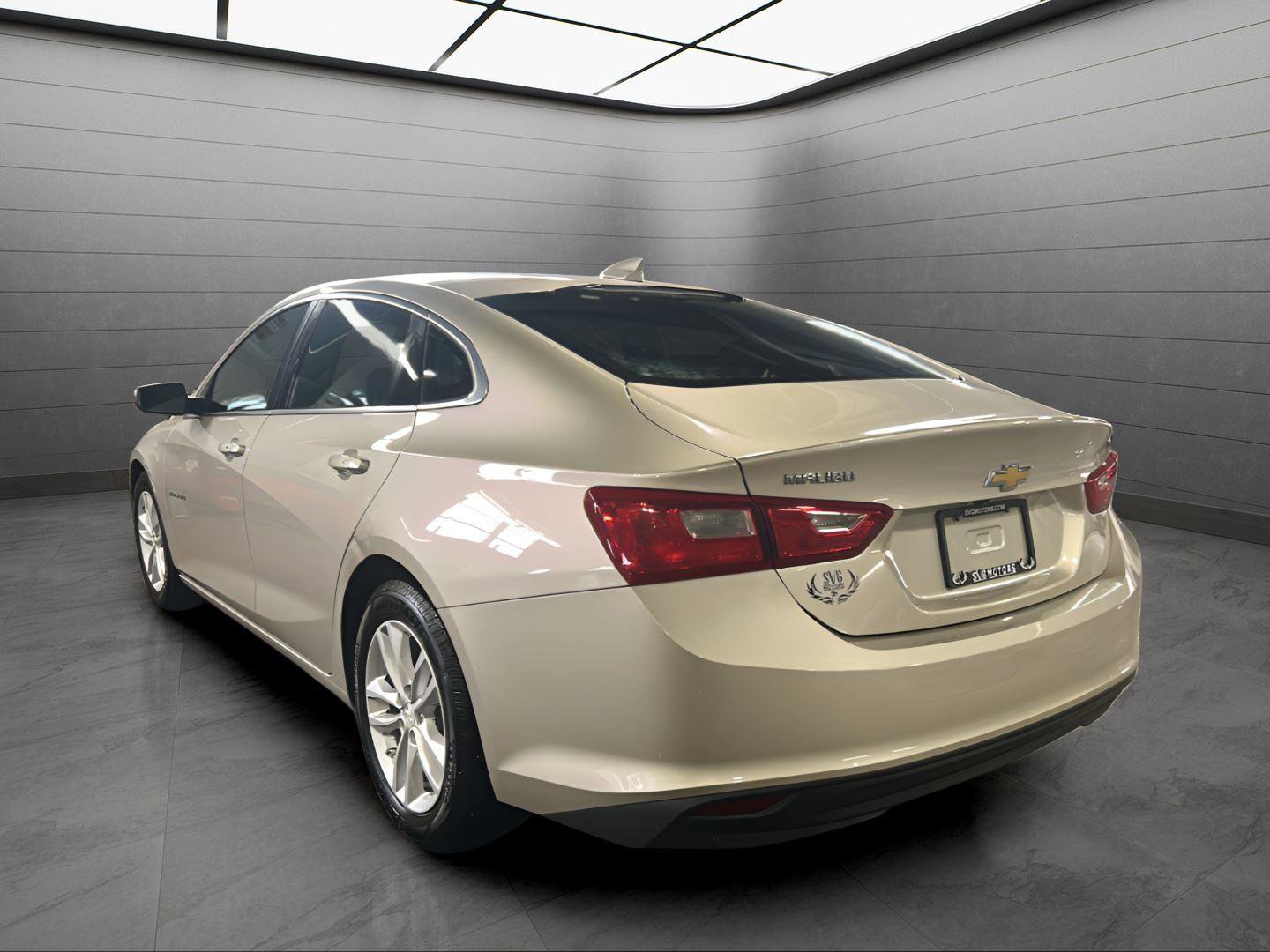 Used 2016 Chevrolet Malibu LT image 3