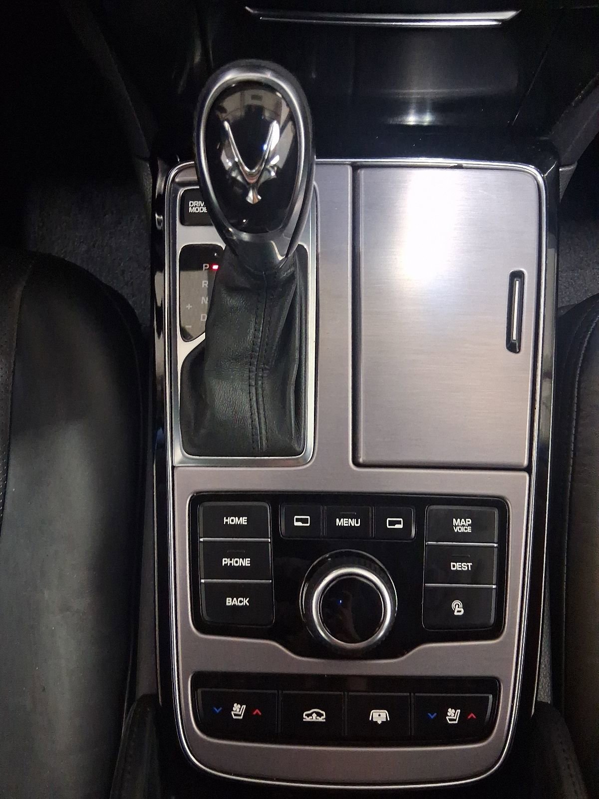 Used 2014 Hyundai Equus Signature RWD image 27