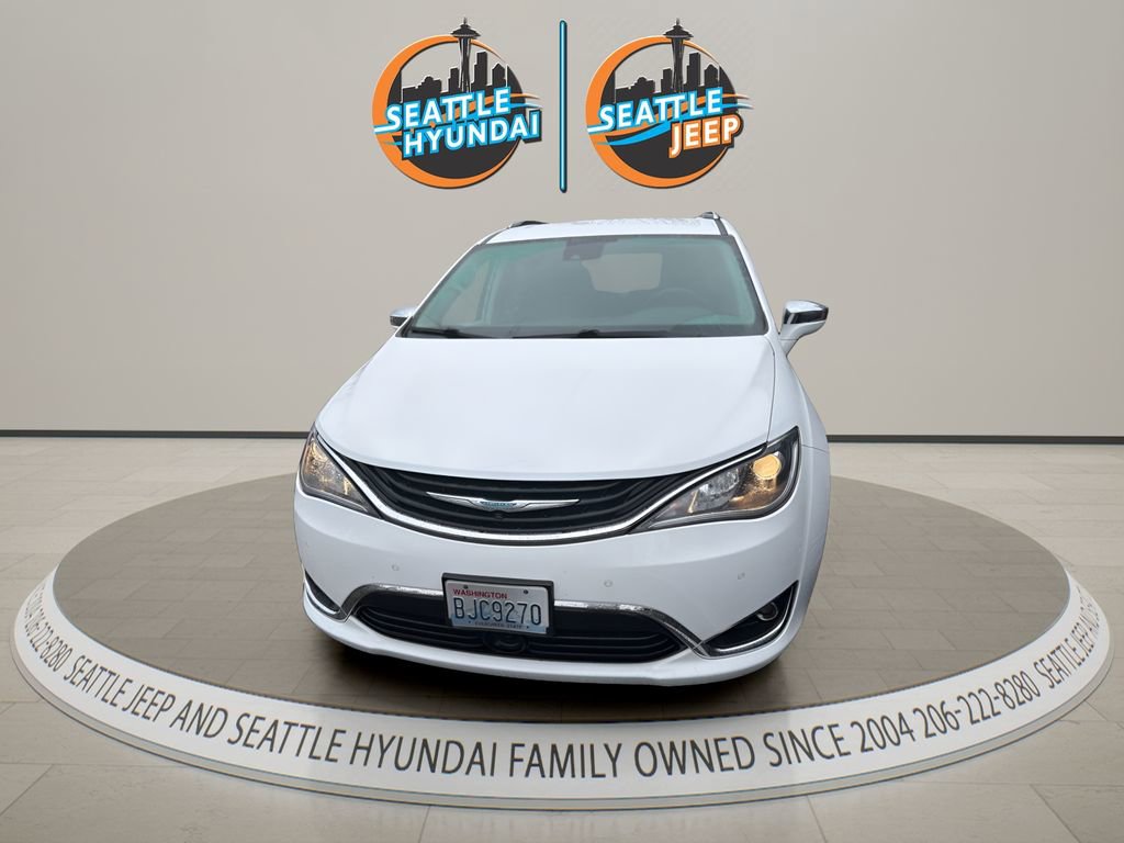 Used 2018 Chrysler Pacifica Limited w/ Advanced Safetytec Group FWD image 5