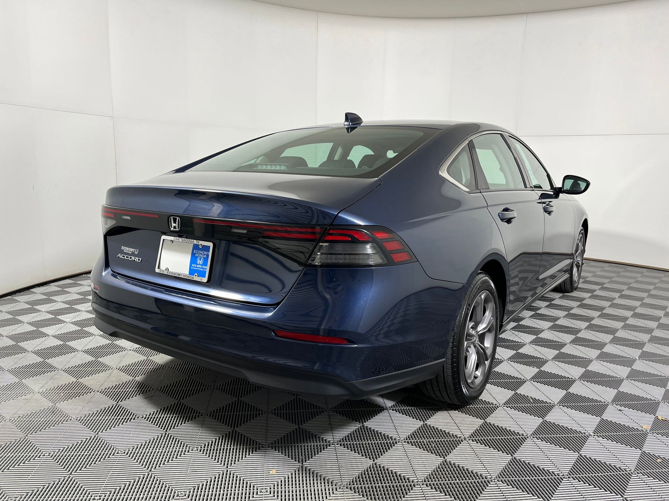 Used 2024 Honda Accord EX image 7