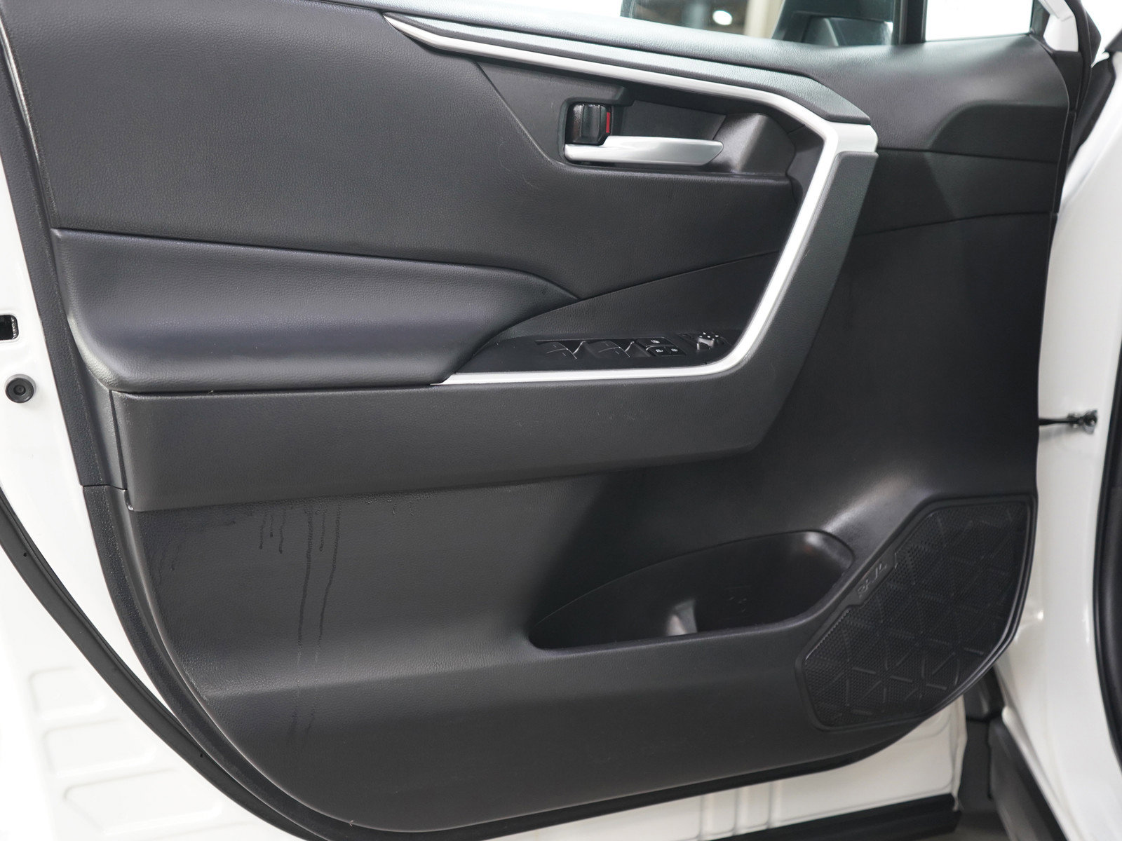 Used 2023 Toyota RAV4 XLE w/ Protection Package (TMS) AWD/4WD image 18