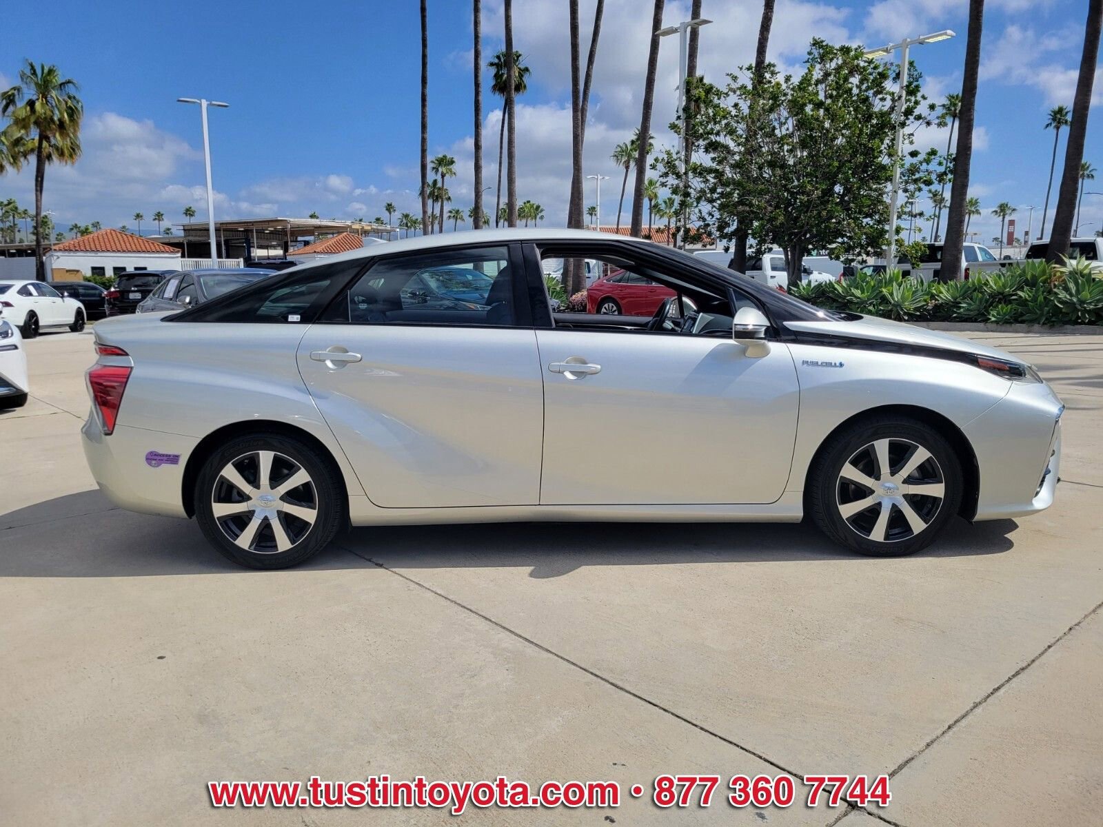 Certified 2019 Toyota Mirai Base image 3