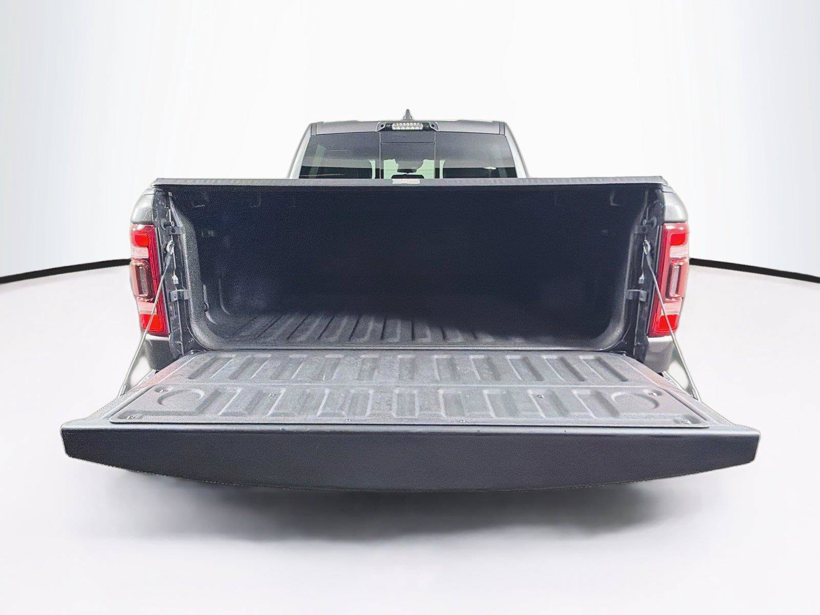 Used 2023 RAM 1500 Laramie AWD/4WD image 14