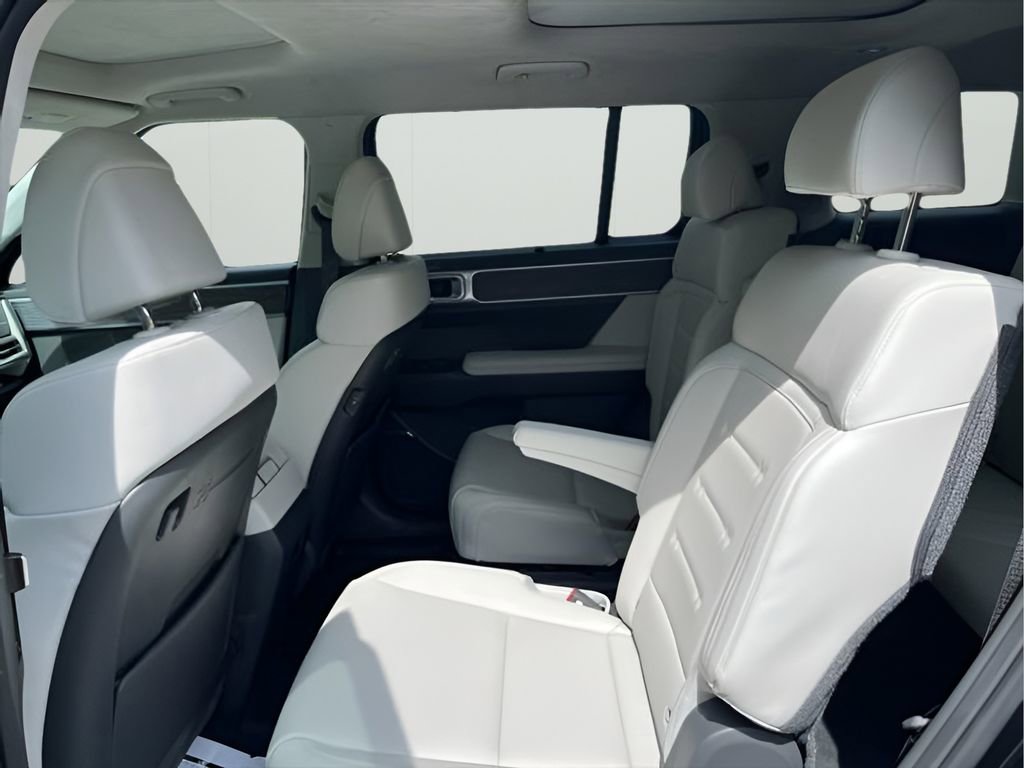 Used 2025 Hyundai Santa Fe Calligraphy image 28