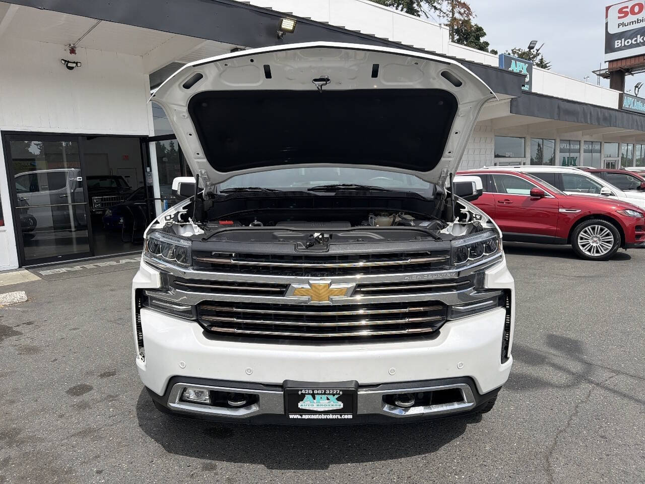 Used 2019 Chevrolet Silverado 1500 High Country w/ Technology Package AWD/4WD image 12