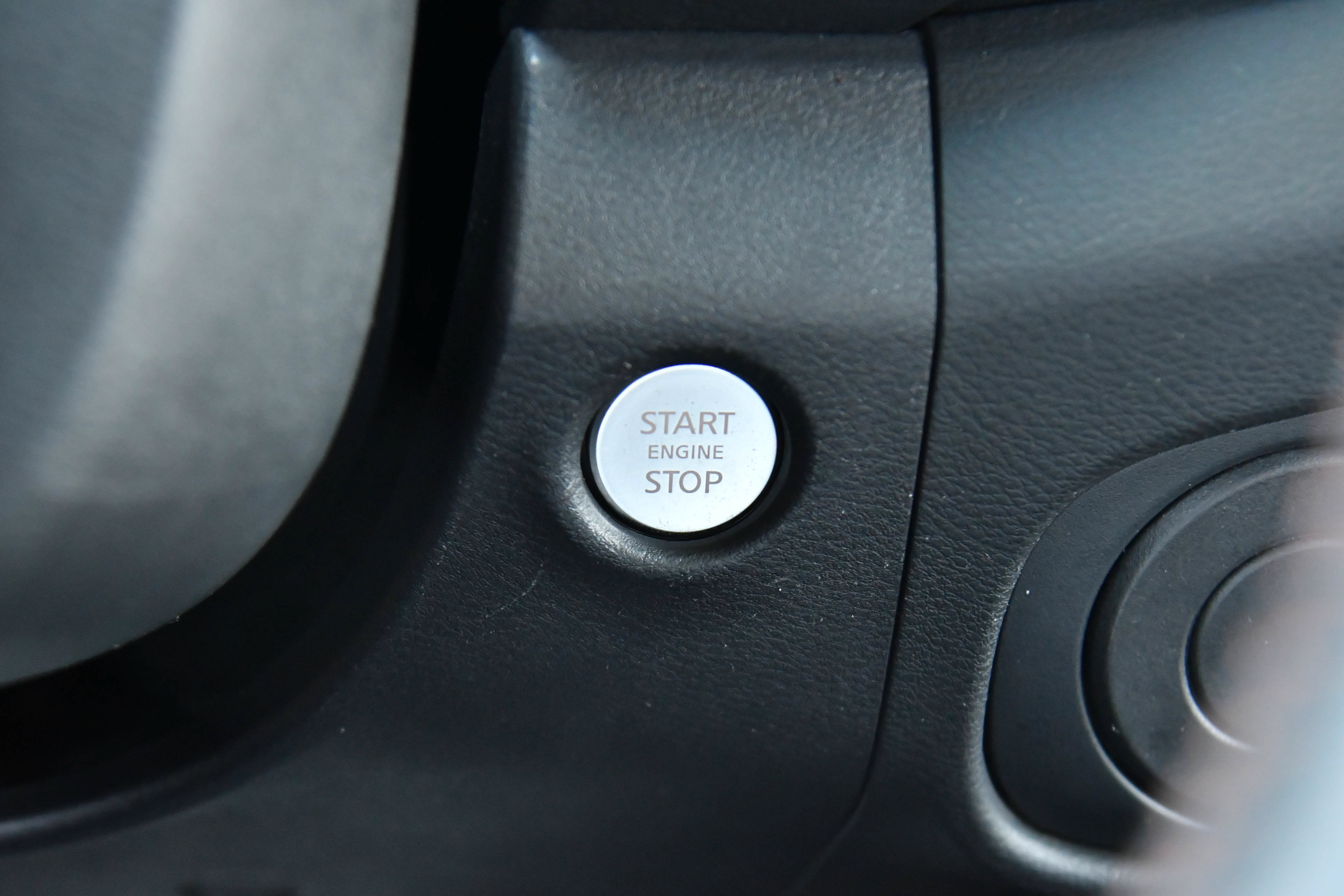 Used 2022 Nissan Frontier Pro-X RWD image 26